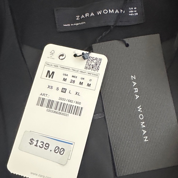 Zara Women's Black Blazer with Zipper Accents - Picture 5 of 5